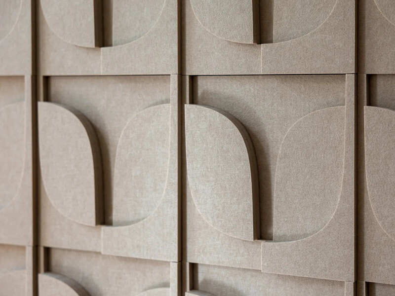 Vicoustic_VicTiles_3D_Brasilia_Decorative_Acoustic_Panels_in_Pearl_in_Detail.jpg