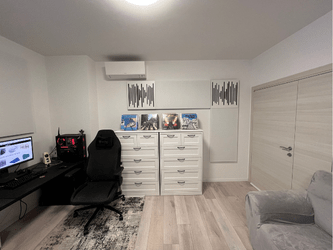 Multimedijalna soba (slušaonica u privatnom stanu, Rijeka)