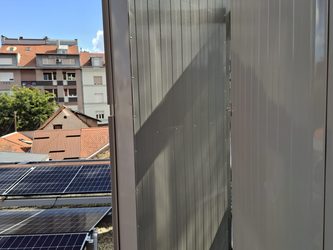 Tri bukobrana hazu gliptoteka