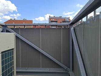 Tri bukobrana hazu gliptoteka