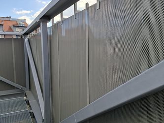 Tri bukobrana hazu gliptoteka